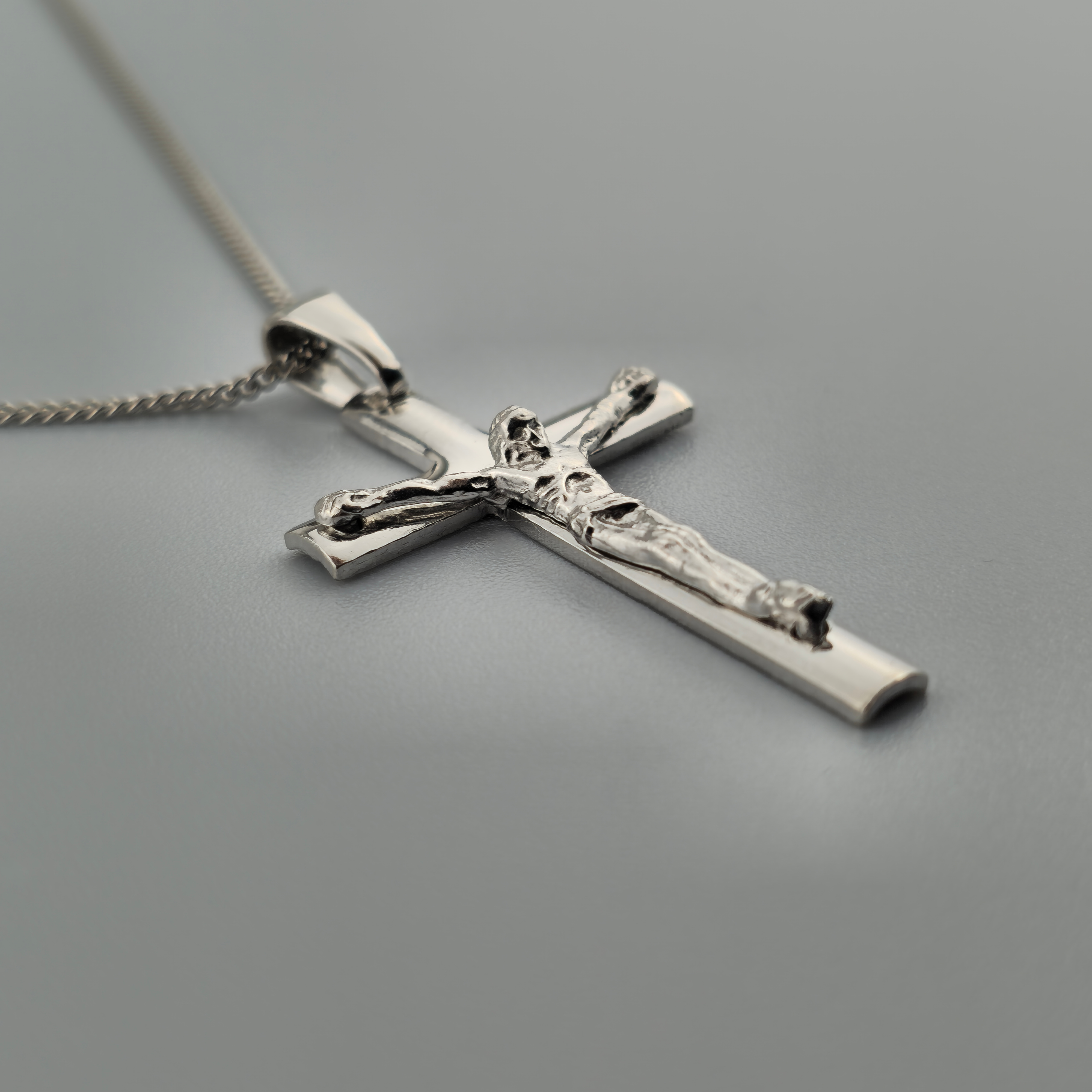 Kreuzanhänger rhodiniert - 925er Silber mit Kette (404)